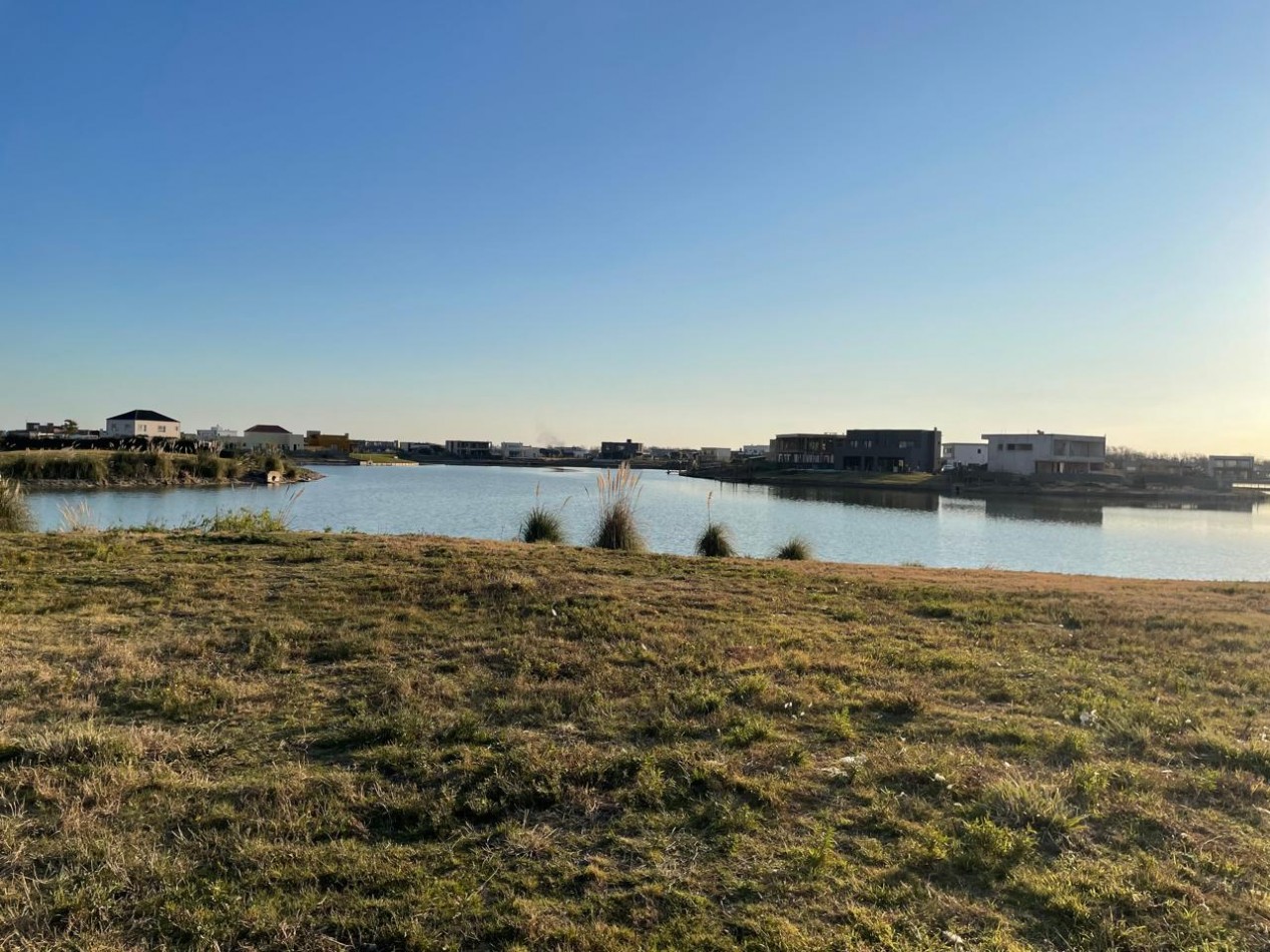 Venta de Lote Fondo a la laguna - San Sebastian