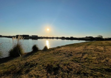 Venta de Lote Fondo a la laguna - San Sebastian
